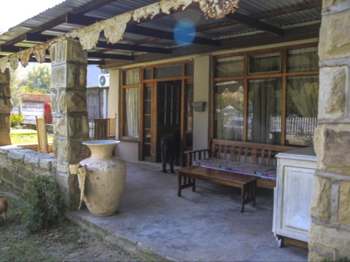 The Green Acorn Guest House Ficksburg Exteriör bild