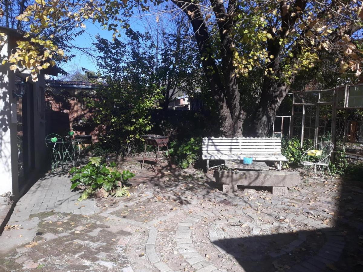 The Green Acorn Guest House Ficksburg Exteriör bild