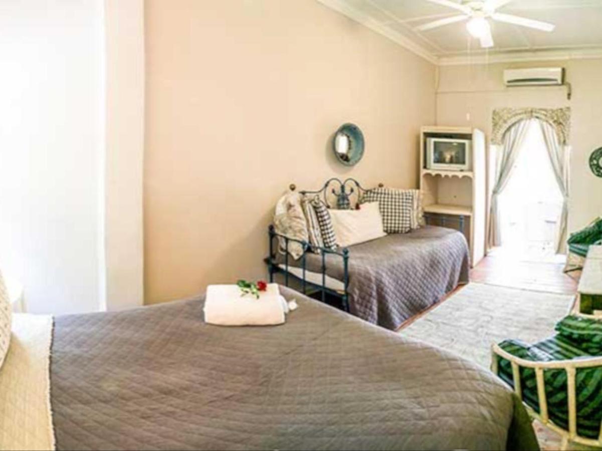 The Green Acorn Guest House Ficksburg Exteriör bild